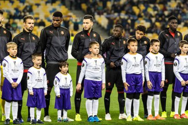 Kiev, Ukrayna 8 Kasım 2018: Dinamo Kiev Kiev, Ukrayna Milli Güvenlik Olimpiyat Stadyumu'nda karşı Stade Rennais oyuncular başlamadan önce Uefa Avrupa Ligi Maç.