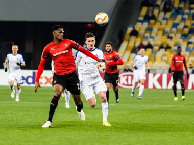 Kiev, Ukrayna 8 Kasım 2018: Oyuncular eylem sırasında Uefa Avrupa Ligi maç Dinamo Kiev Stade Rennais Kiev, Ukrayna Milli Güvenlik Olimpiyat Stadyumu'nda.