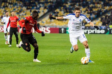 Kiev, Ukrayna 8 Kasım 2018: Oyuncular eylem sırasında Uefa Avrupa Ligi maç Dinamo Kiev Stade Rennais Kiev, Ukrayna Milli Güvenlik Olimpiyat Stadyumu'nda.