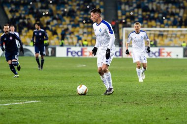 Kiev, Ukrayna - 22 Şubat 2019: Benjamin Verbic Dinamo Kiev eylem, Uefa Avrupa Ligi maç Olympiakos Fc Kiev, Ukrayna Milli güvenlik Olimpiyat Stadyumu'nda karşı.