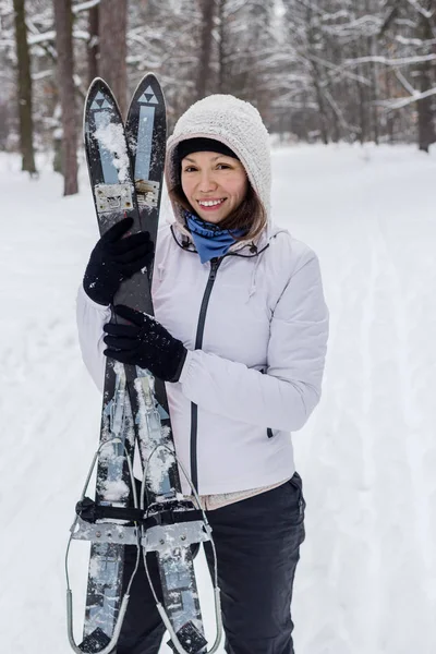 Femme de ski de fond — Photo