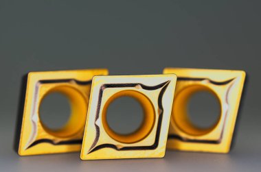 Karbür ekler, ayrıntı closeup, gri izole