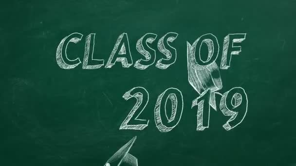ハンドドローイング 2019のクラス とグリーン黒板の卒業キャップ — ストック動画