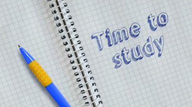 Not defteri ve animasyonlu sayfa ya da el yazısıyla çalışmak için metin süresi.