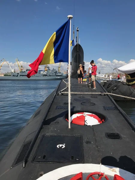 Constanta Rumunia Sierpień 2018 Osoby Odwiedzające Rumuńskiej Floty Wojennej Kilo — Zdjęcie stockowe