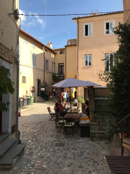 Calcata Latio Italia Settembre 2018 Persone Che Godono Bicchiere Vino — Foto Stock