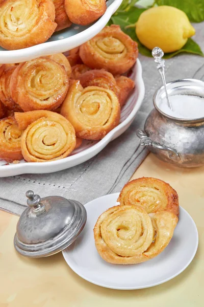 Fechar Doces Laranja Pinwheel Italianos Doces Típicos Feitos Durante Período — Fotografia de Stock