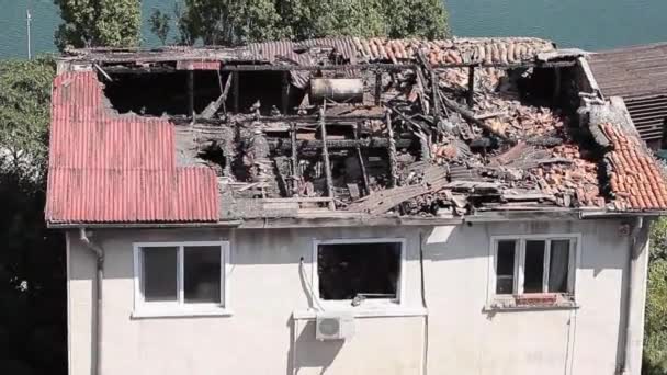 House Destroyed Arson Roof Collapsed State Abandonment — Stock Video
