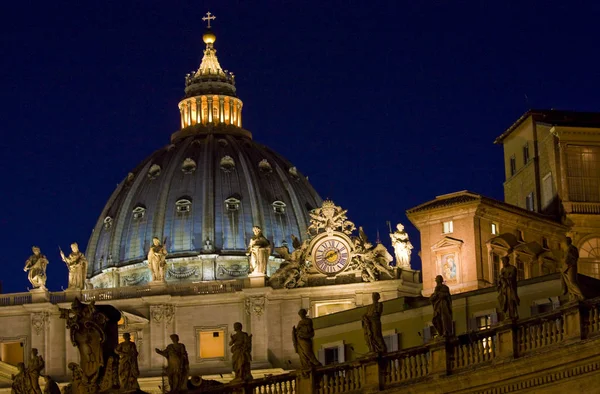 Базиліка Святого Петра у Ватикані — стокове фото