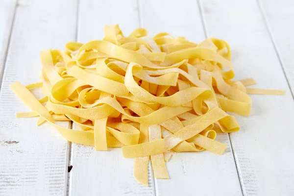 Pappardelle hemgjord pasta — Stockfoto