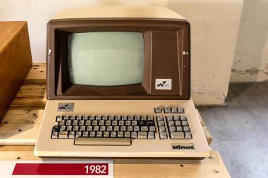Eksi Bilgisayar Tarafından Üretilen Kyber Calcolatori 1982