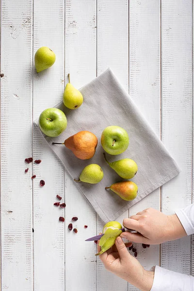 Peeling Pears — Stock Photo, Image