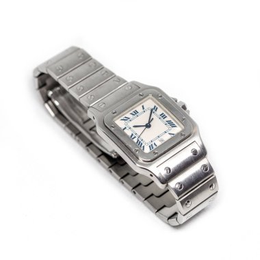 Kol saati beyaz arkaplanda izole edildi