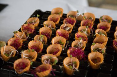 Bir düğün yemek büfesi