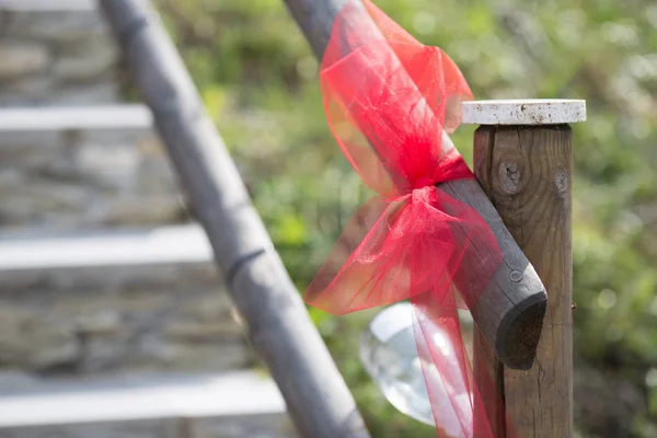 Red Bow White Wooden — Stock Photo, Image