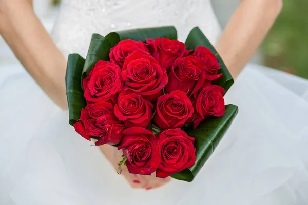 Detail Shot Bride Holding Her Rose Bouquet Wedding — Stock Photo, Image