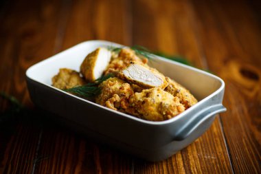 meyilli dereotu ile kızarmış tavuk