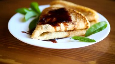 Kızarmış krep ince