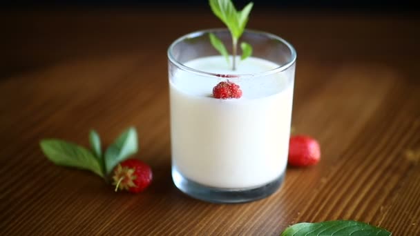 Fresh sweet homemade yogurt — Stock Video