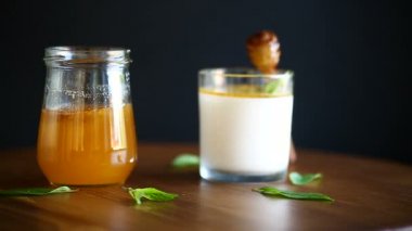 taze tatlı ev yapımı yoğurt