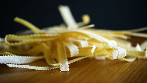 Uova tagliatelle fatte in casa — Video Stock