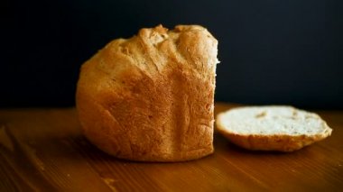 Taze ev yapımı ekmek.