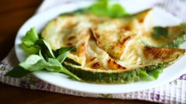 kızarmış kabak dereotu ile terbiyeli