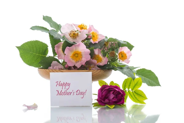 Hermosas Rosas Florecientes Una Tarjeta Felicitación Para Madre Sobre Fondo — Foto de Stock