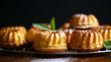 Pudra şekeri tatlı çörek lor