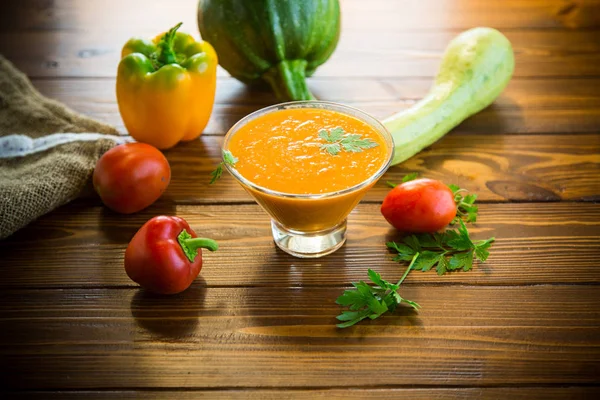 Hemmagjord Vegetabilisk Kaviar Med Zucchini Glasskål Ett Träbord — Stockfoto