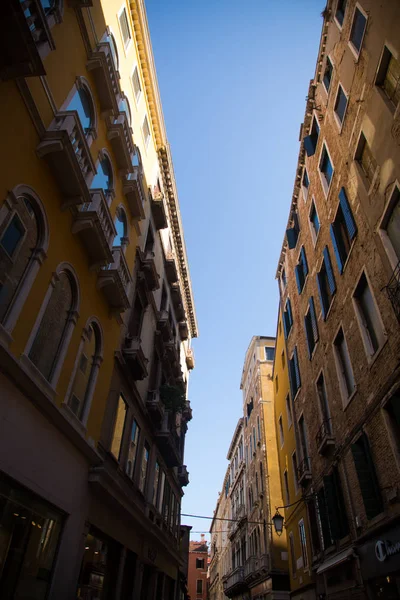 Venecia. De Italia. 8 de septiembre de 2018.Edificios históricos en la ciudad de Venecia — Foto de Stock