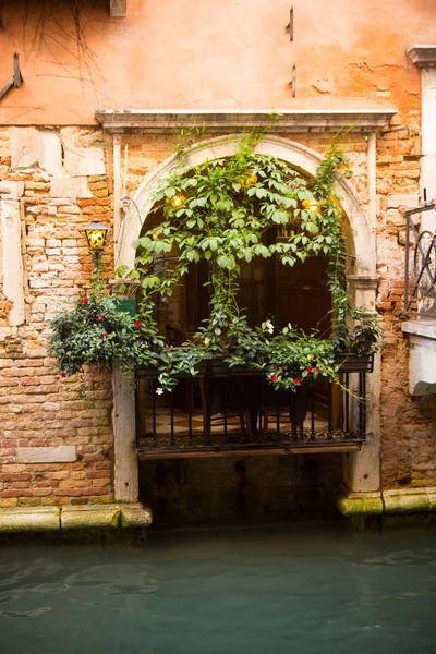 Venecia. De Italia. 8 de septiembre de 2018.Casas históricas del Gran Canal en Venecia —  Fotos de Stock