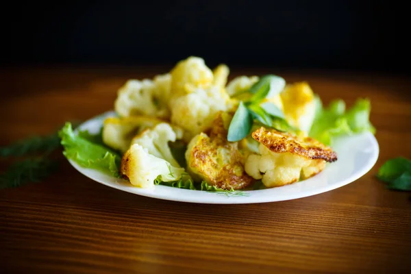 Cavolfiore Fritto Pastella Piatto Tavolo Legno — Foto Stock