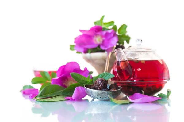 Chá Feito Rosa Quadris Com Hortelã Fundo Branco Com Flores — Fotografia de Stock