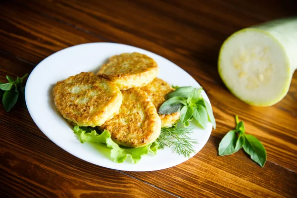 Cuaresma Frituras Verduras Dietéticas Con Calabacín Una Mesa Madera —  Fotos de Stock