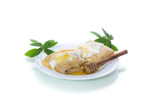 Tortitas Dulces Con Requesón Crema Agria Miel Plato —  Fotos de Stock
