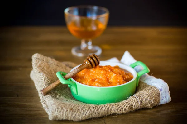 Gachas Calabaza Dulces Hervidas Con Miel Plato Sobre Mesa — Foto de Stock