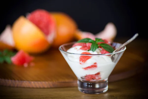 Sweet Homemade Organic Yogurt Slices Red Grapefruit Glass Bowl — Stock Photo, Image