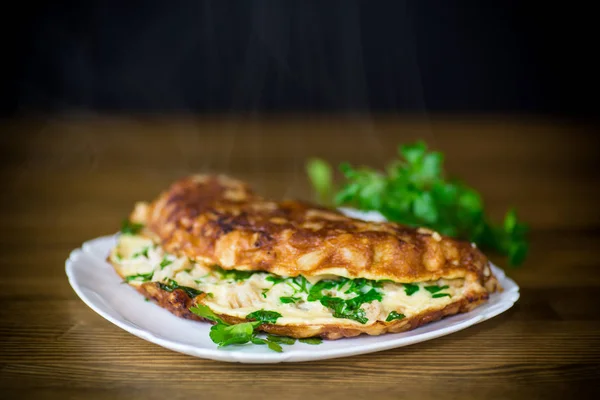 Fried Omelet Cauliflower Greens Plate Wooden Table — Stock Photo, Image