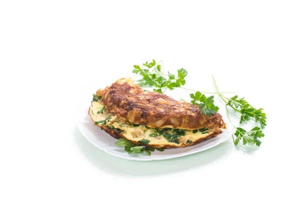 Gebakken Omelet Met Bloemkool Groenen Een Bord Geïsoleerd Witte Achtergrond — Stockfoto