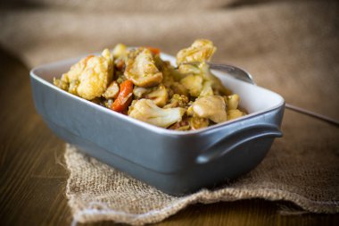 Mantar ve seramik form Poğaca fırında karnabahar