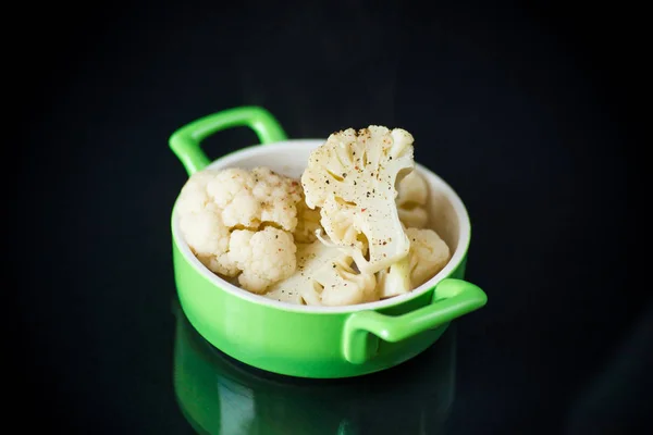 Boiled cauliflower with spices in a bowl — Stock Photo, Image