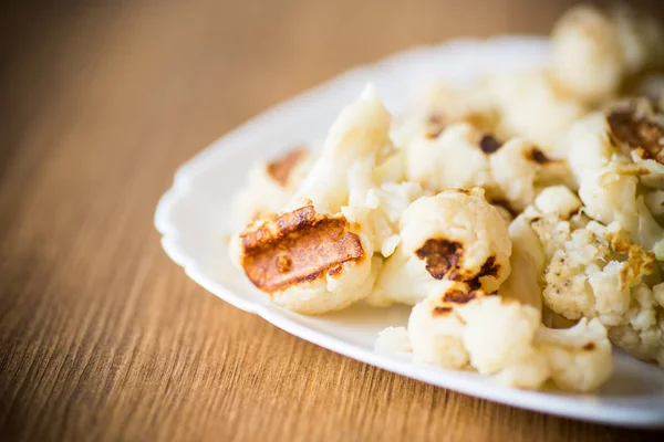 Blumenkohl, ohne Butter auf dem Grill zubereitet — Stockfoto