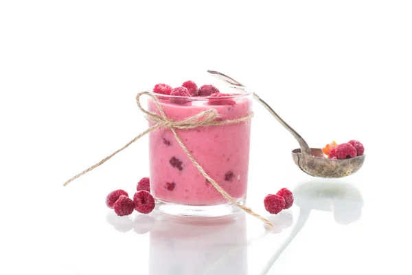 Słodki organicznych smoothie z malinami na drewniane Zdjęcia Stockowe bez tantiem