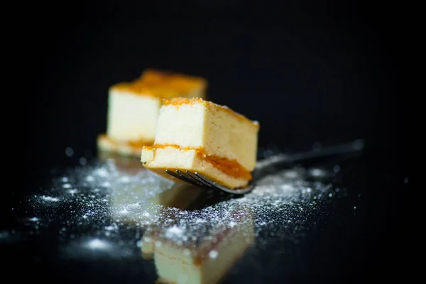 Sweet cottage cheese casserole with pumpkin filling — Stock Photo, Image