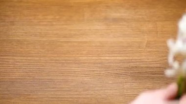 Anne için tebrikler ile sümbül bahar güzel çiçekler