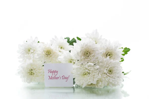 Букет білих хризантем ізольований на білому — стокове фото