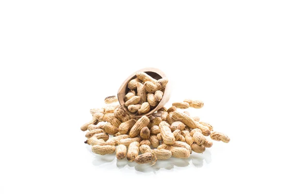 Ripe organic peanuts in shell isolated on a white — Stock Photo, Image