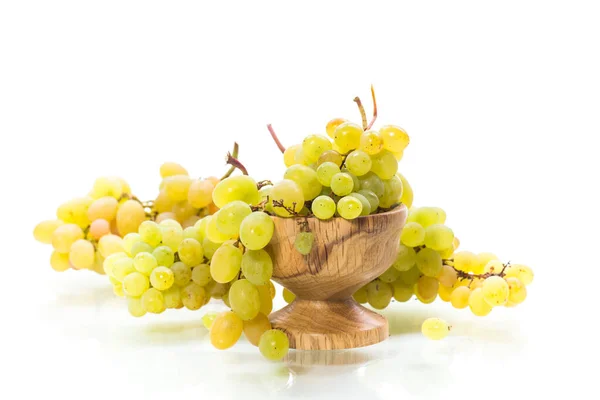 Bunch of green grapes isolated on white — Stock Photo, Image