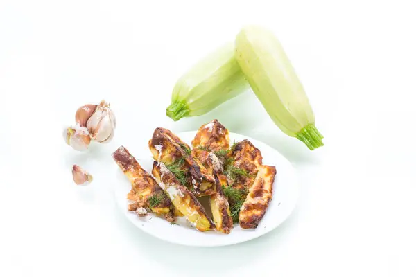 Ofen gebackene Zucchini in Teig mit Knoblauch und Kräutern — Stockfoto